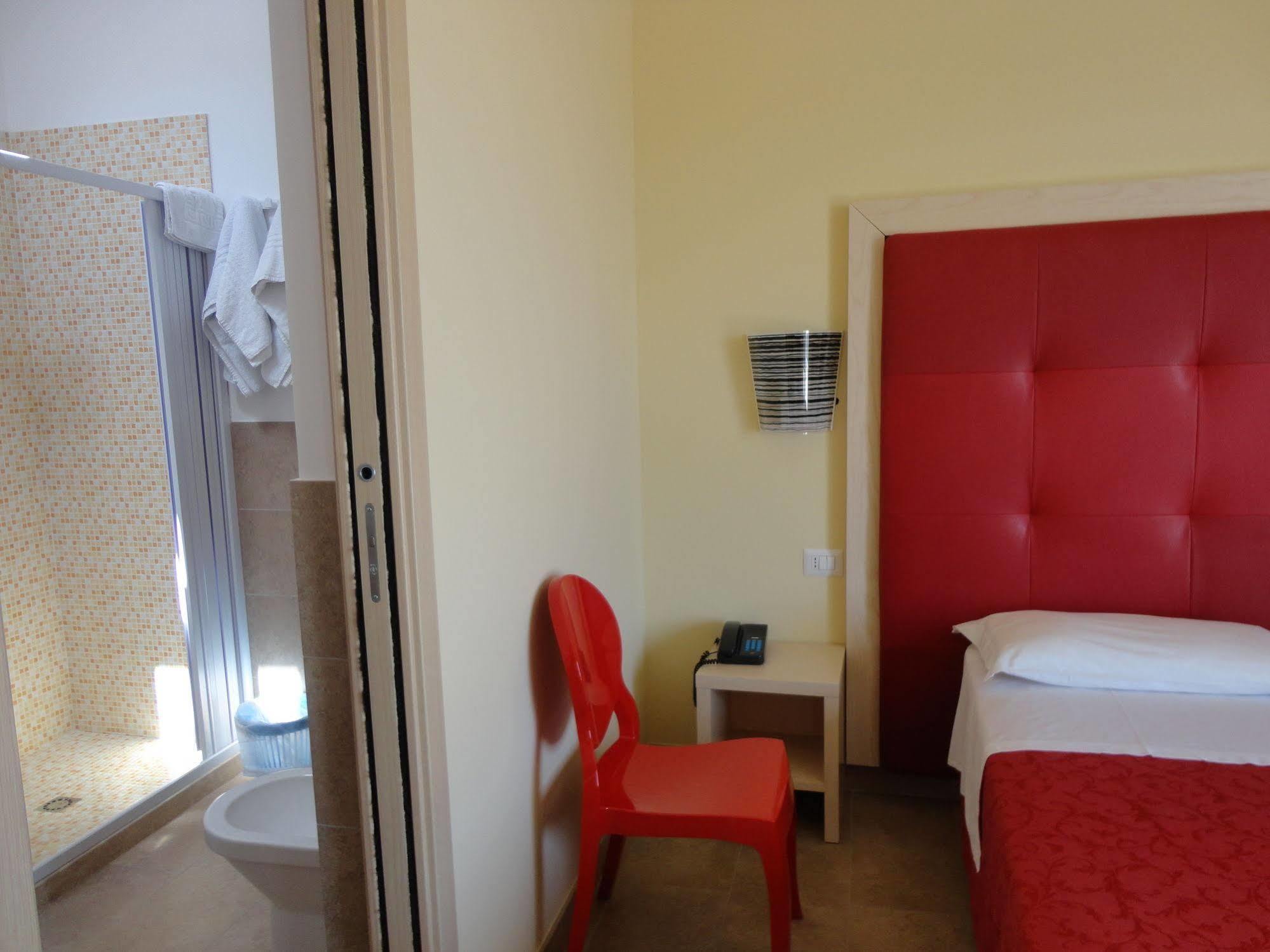 Hotel Sole Лампедуза Экстерьер фото